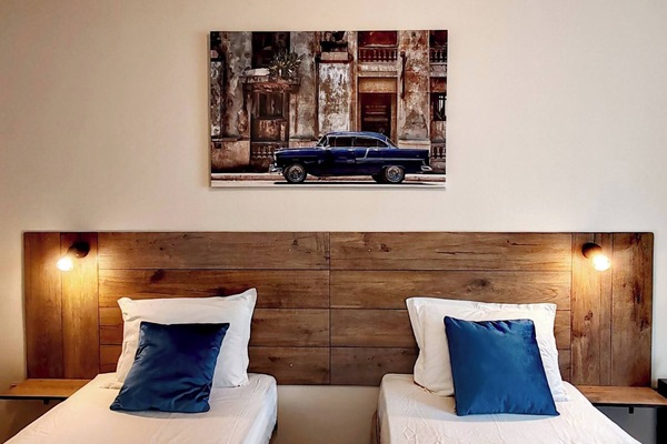Standard Twin Room | Desk, iron/ironing board, free WiFi, bed sheets
