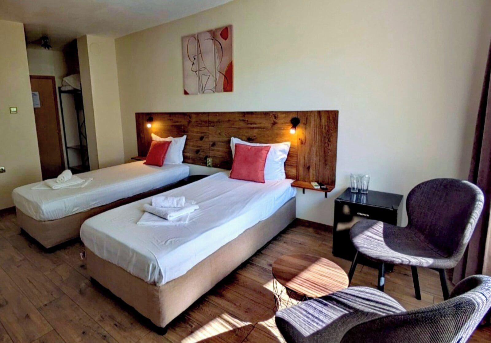 Standard Twin Room | Desk, iron/ironing board, free WiFi, bed sheets