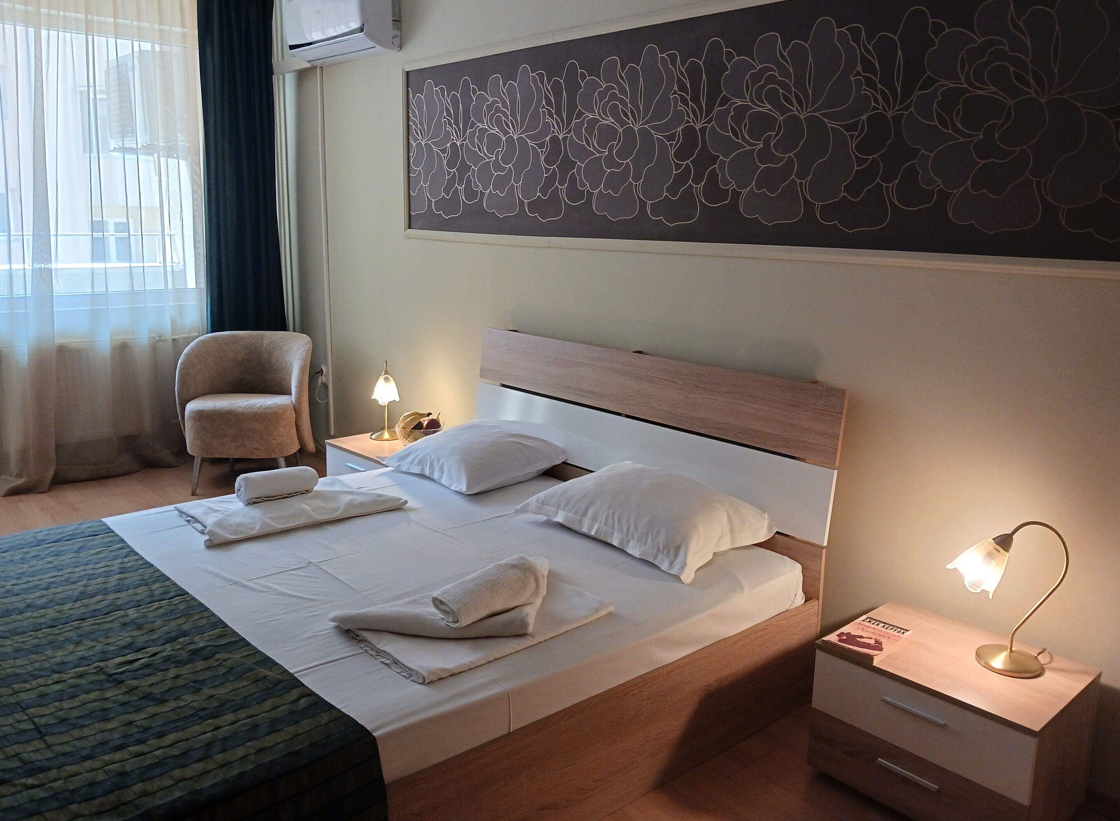 Standard-Doppelzimmer | Schreibtisch, Bügeleisen/Bügelbrett, kostenloses WLAN, Bettwäsche