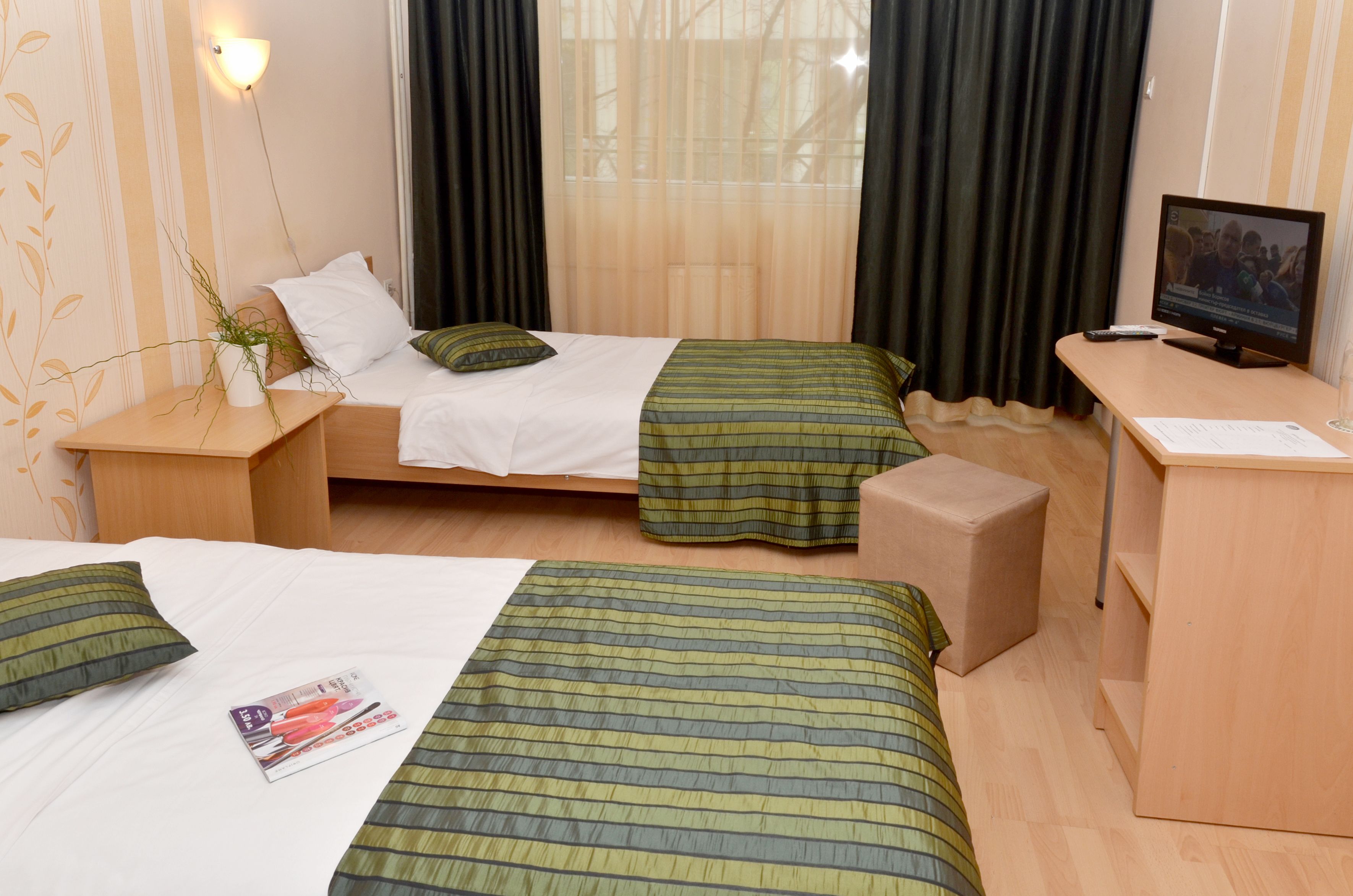 standard triple room | desk, iron/ironing board, free wifi, bed sheets