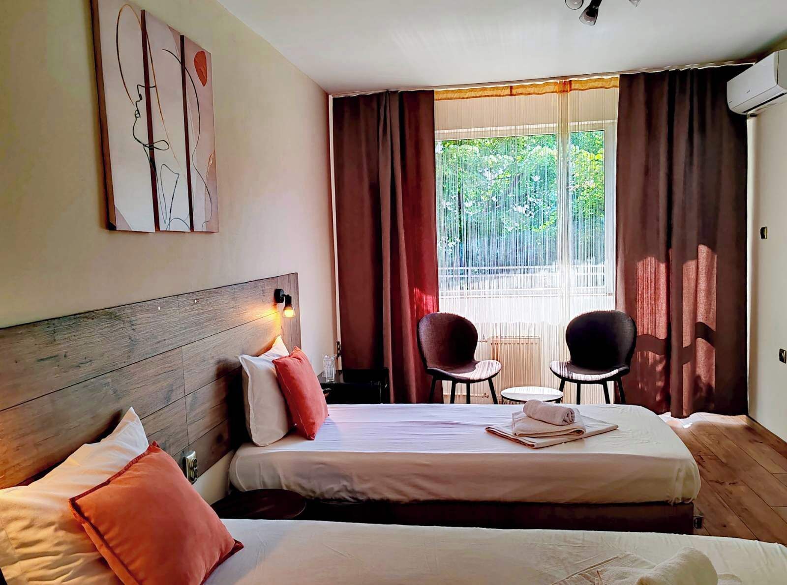 Desk, iron/ironing board, free WiFi, bed sheets