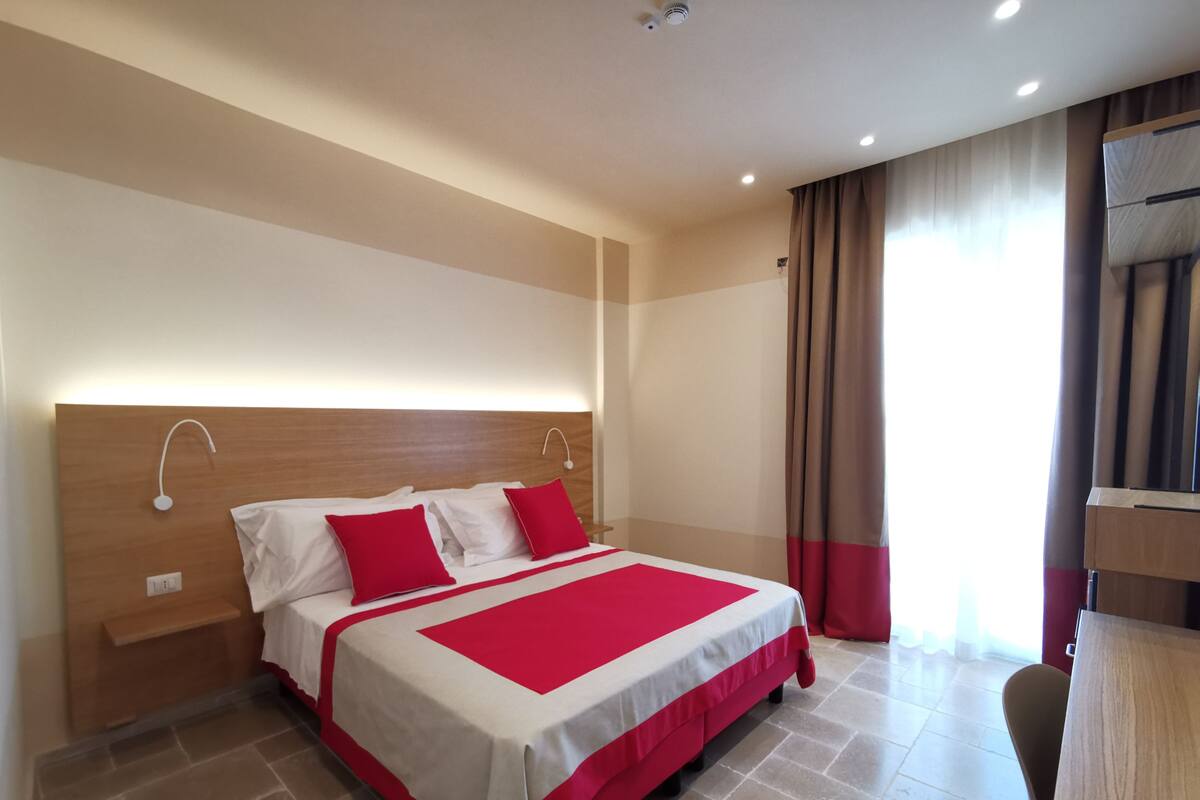 1 bedroom, minibar, in-room safe, desk