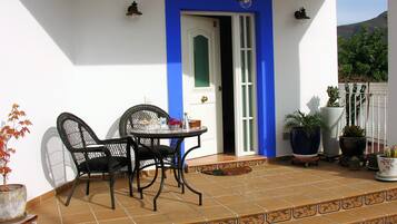 Vista frontal de la propiedad