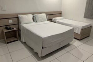 Triple Room, Multiple Beds | Free WiFi, bed sheets - Hotel Nacional (Arapiraca)