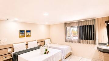Triple Room, Multiple Beds | Desk, free WiFi, bed sheets