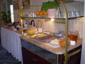 Daily buffet breakfast (EUR 9 per person)