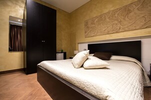 Quarto casal | Frigobar, quartos à prova de som, berços grátis, Wi-Fi de cortesia