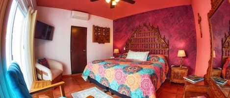 Quarto casal luxo de uso individual, 1 cama King | Roupas de cama premium, edredons de pluma, camas Tempur-Pedic