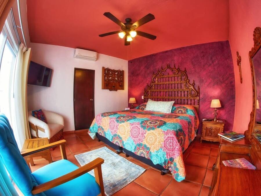 Habitación Deluxe doble de uso individual, 1 cama de matrimonio grande | Ropa de cama de alta calidad y edredones de plumas