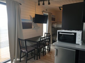 Cottage, 1 Bedroom | Private kitchenette