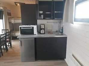 Cottage, 1 Bedroom | Private kitchenette | Fridge, stovetop, coffee/tea maker, electric kettle - Black Beach Small Cottage (Sveitarfélagid Ölfus)