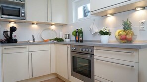 Køleskab, mikrobølgeovn, ovn, opvaskemaskine