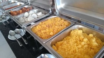 Free daily buffet breakfast