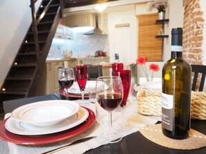 Apartment, 1 Bedroom | In-room dining