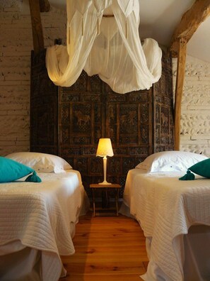 四人房 (Cyclades) | 特色装修、特色家居、遮光窗帘、熨斗/熨板