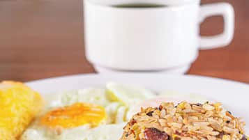 Desayuno a la carta incluido todos los días