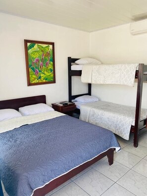 Economy Quadruple Room | Free WiFi, bed sheets
