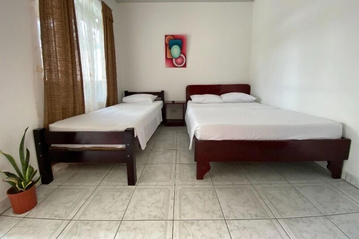 WiFi (free), bed sheets