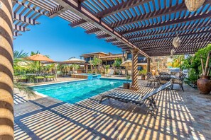 Een verwarmd zwembad