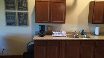 House | Private kitchen | Fridge, microwave, stovetop, coffee/tea maker
