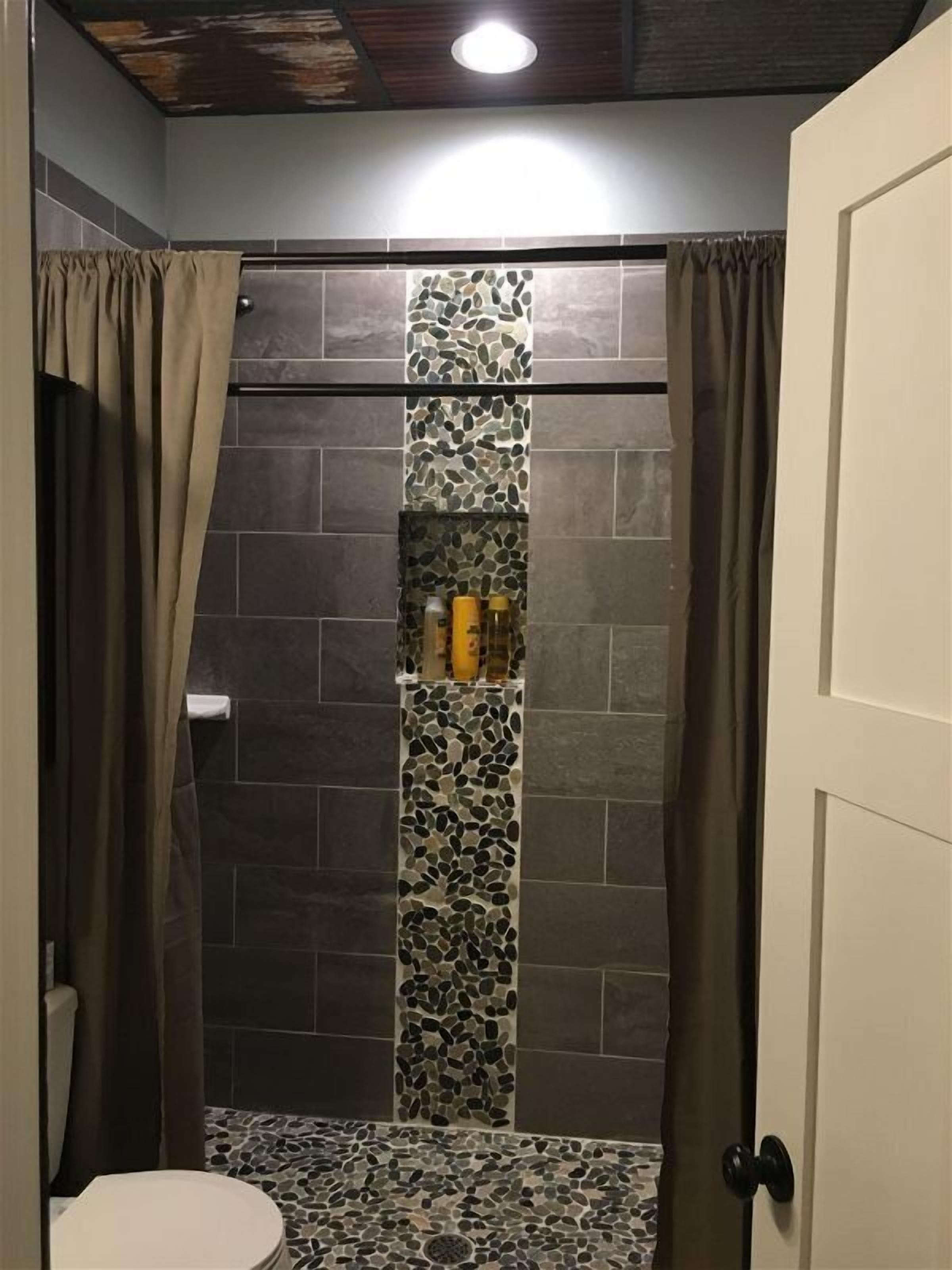 House | Bathroom | Towels, soap, shampoo