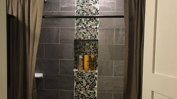 House | Bathroom | Towels, soap, shampoo