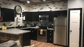 House | Private kitchen | Fridge, microwave, stovetop, dishwasher