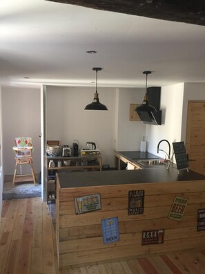 Shared fridge, stovetop, coffee/tea maker, electric kettle - Maison d'hotes La Voute (Volonne)