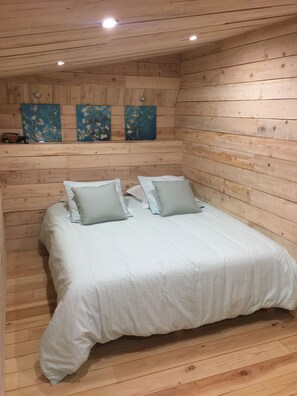 Doppel- oder Zweibettzimmer | Schreibtisch, Verdunkelungsvorhänge, schallisolierte Zimmer