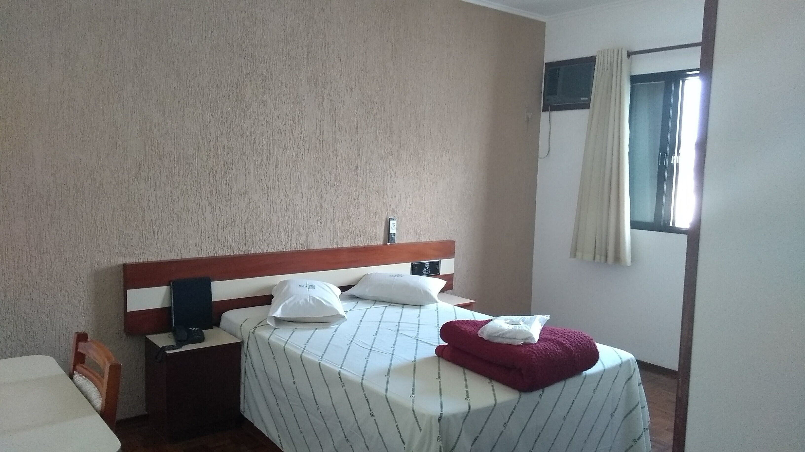basic single room | minibar, desk, soundproofing, free wifi