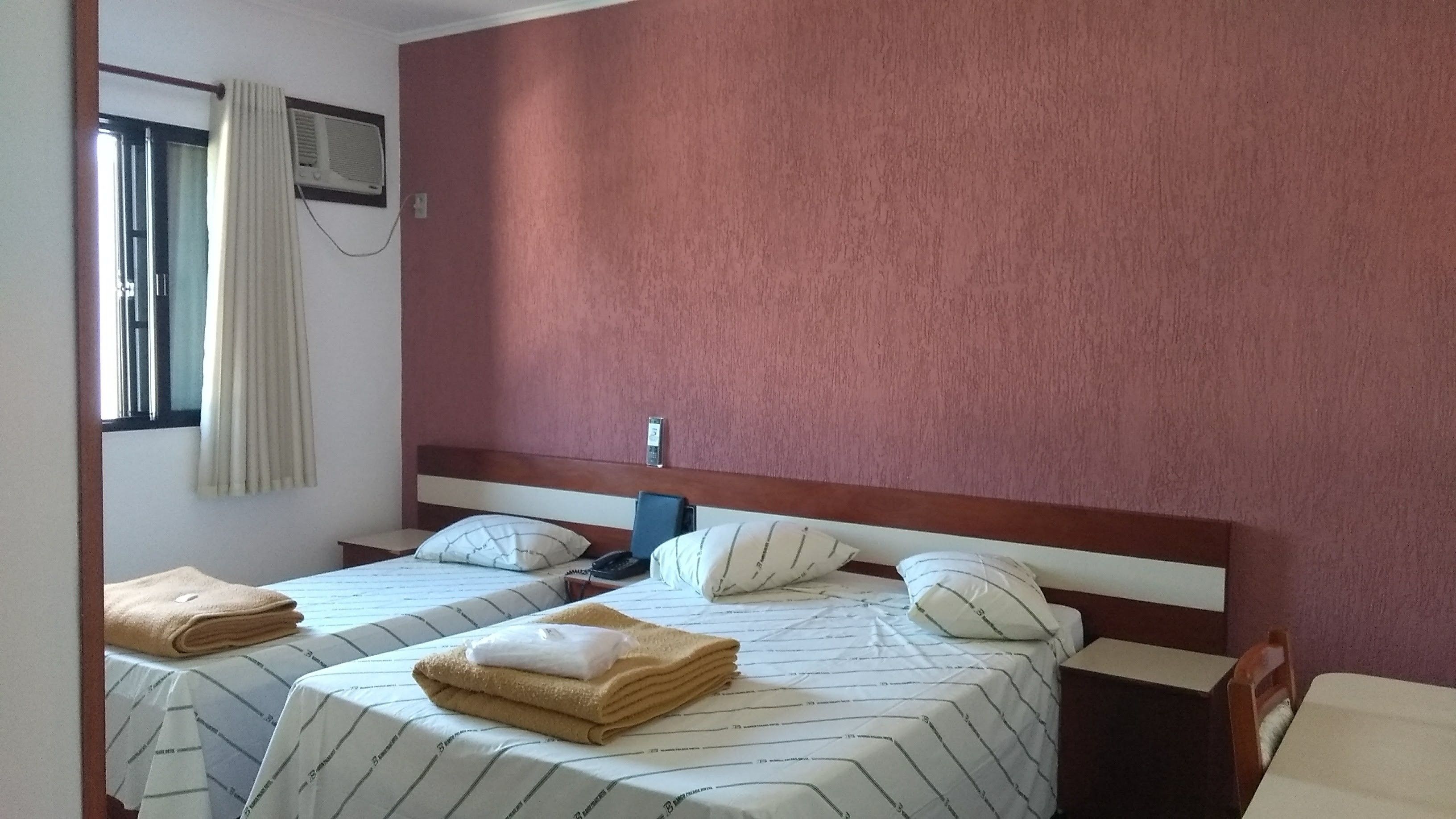 minibar, desk, soundproofing, free wifi