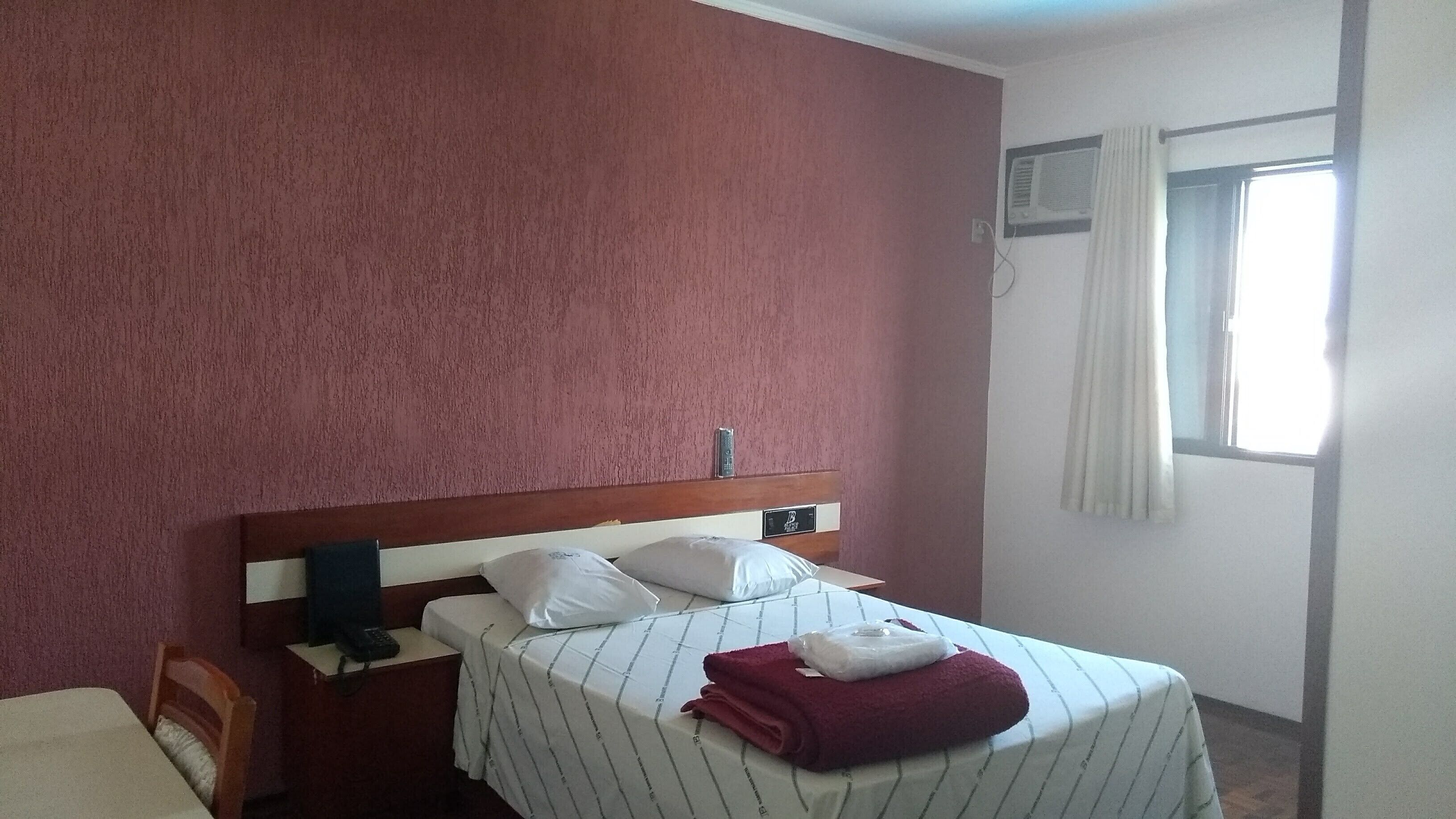 minibar, desk, soundproofing, free wifi