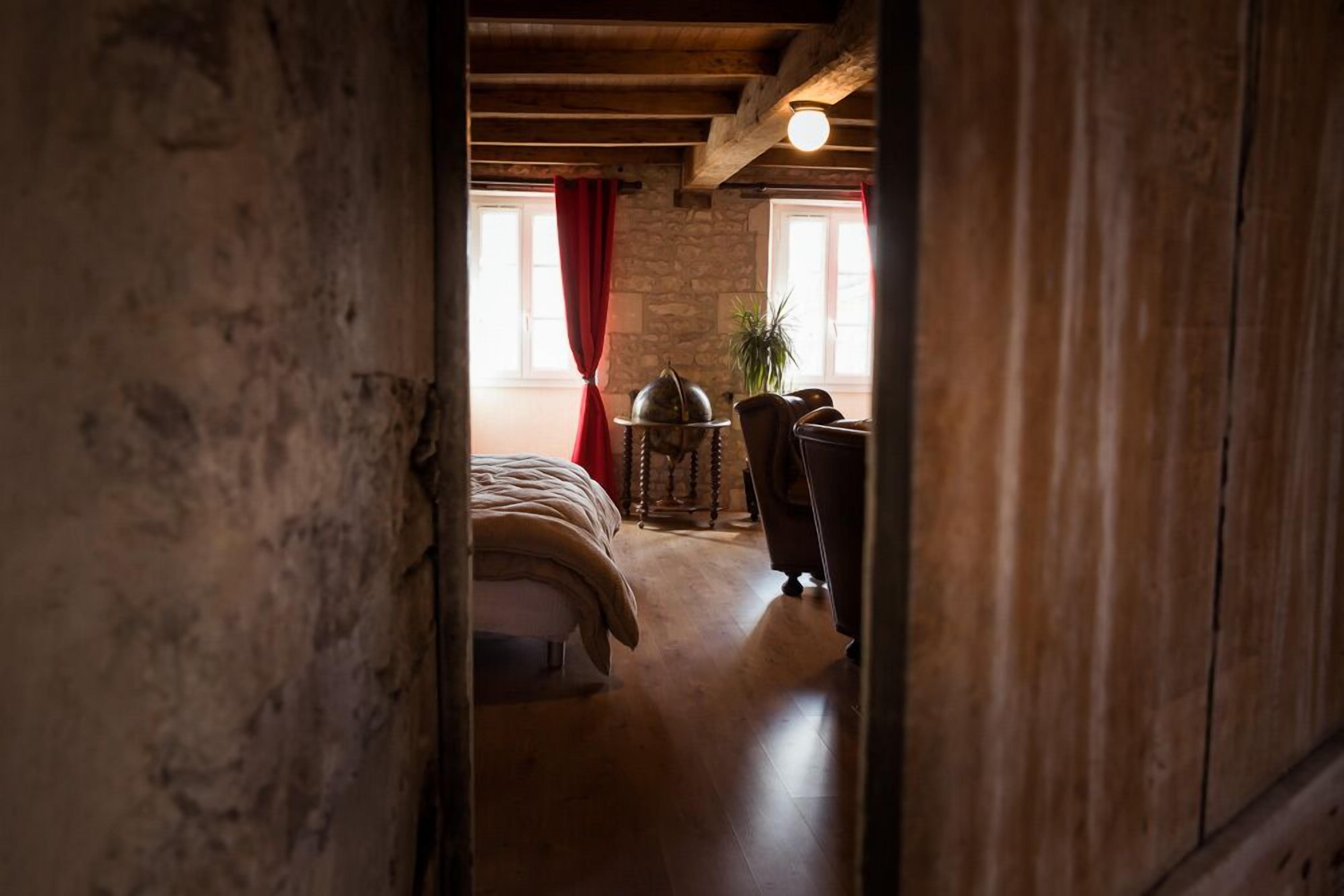 Habitació Comfort (La Borderie) | 1 dormitori, roba de llit d'alta qualitat i decoració individual 