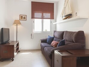 TV - CENTRIC APARTMENT WITH PARKING (Tossa de Mar)