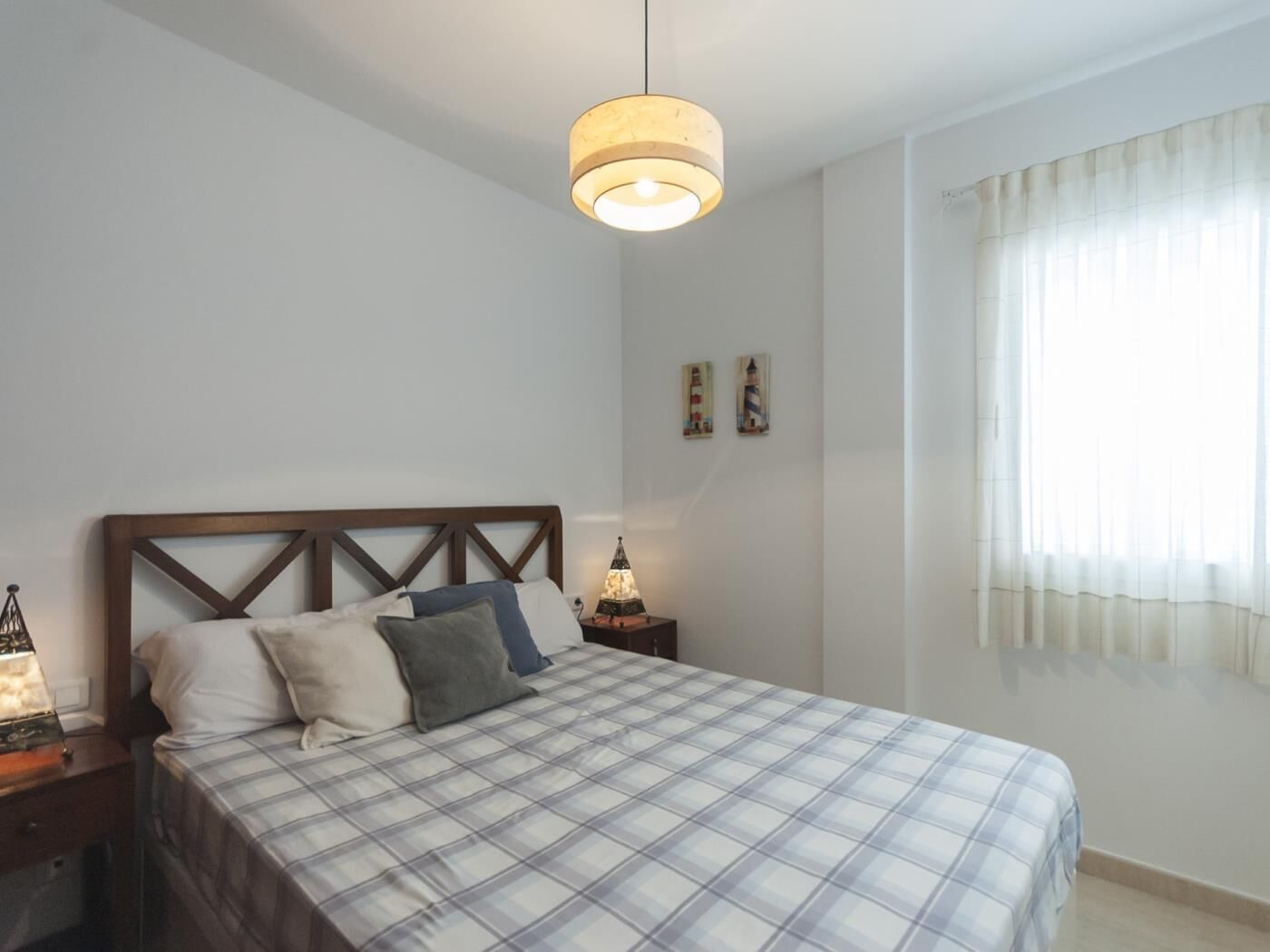 2 bedrooms, iron/ironing board, internet, bed sheets