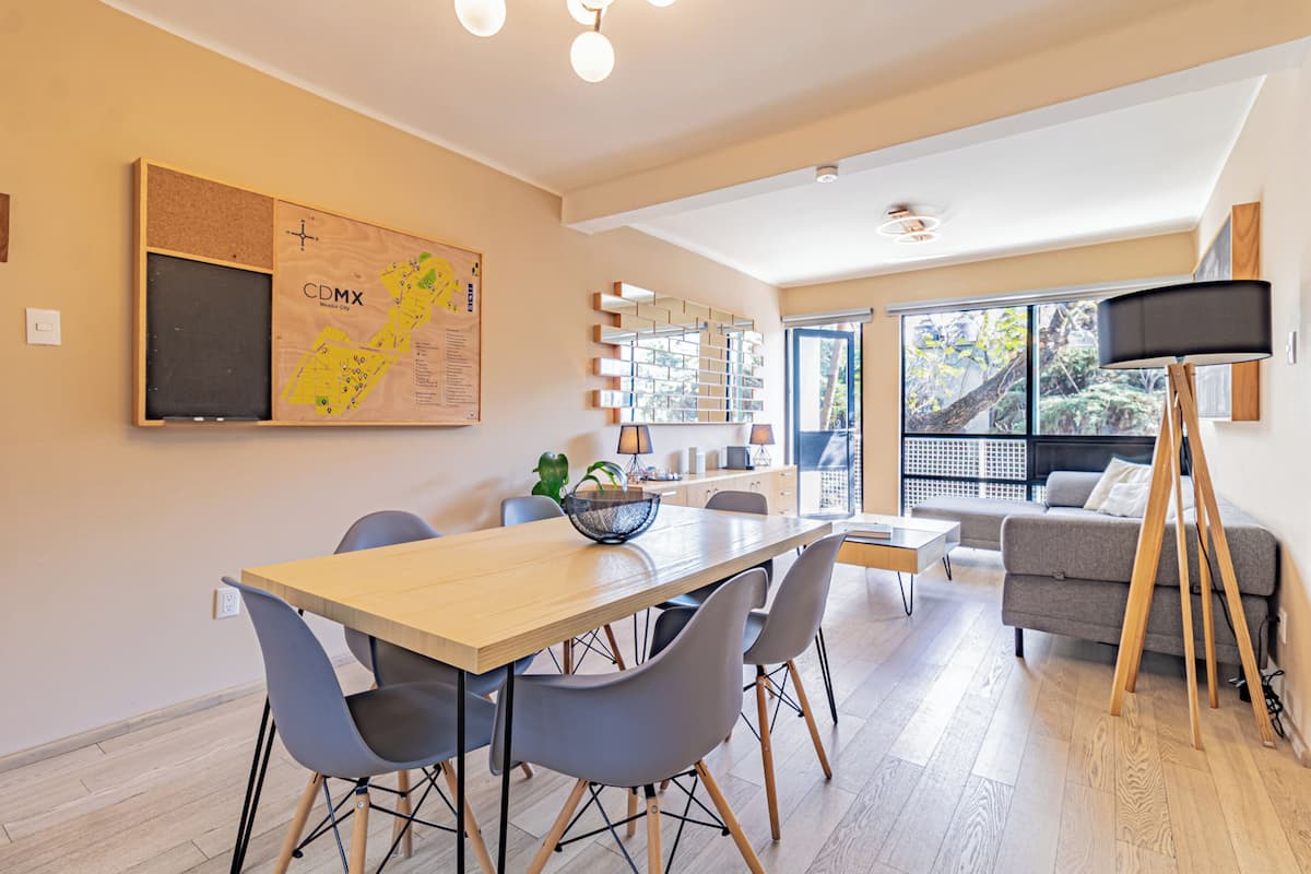 Deluxe-Apartment, 2 Schlafzimmer, Nichtraucher, Balkon | Wohnbereich