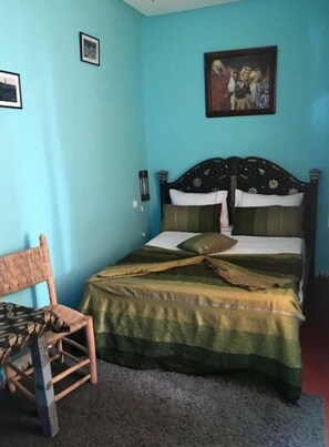 Espacio para trabajar con laptop y sistema de insonorización 