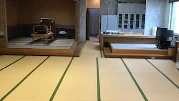Private Vacation Home | 1 bedroom, iron/ironing board, free WiFi, bed sheets