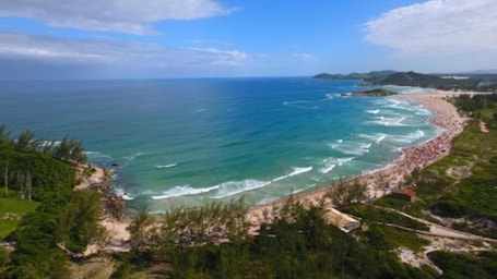 Una playa cerca