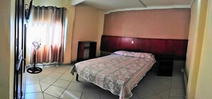 Comfort Single Room, 1 Bedroom | Down duvets, laptop workspace, blackout curtains, bed sheets - Hotel Morelos (San Juan de los Lagos)