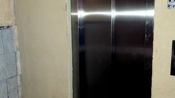 32-inch LCD TV with satellite channels, TV