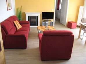 Unclassified image, 5 of 25, button