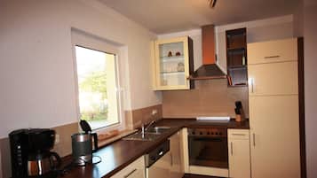 Réfrigérateur, micro-ondes, four, lave-vaisselle