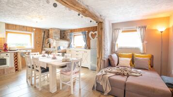 Family Apartment, Ensuite (Apartma) | 1 bedroom, individually decorated, individually furnished