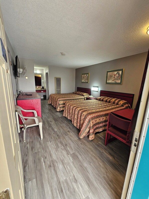 Double Room, 2 Queen Beds | Free WiFi, bed sheets - Travel Inn (Fortuna)