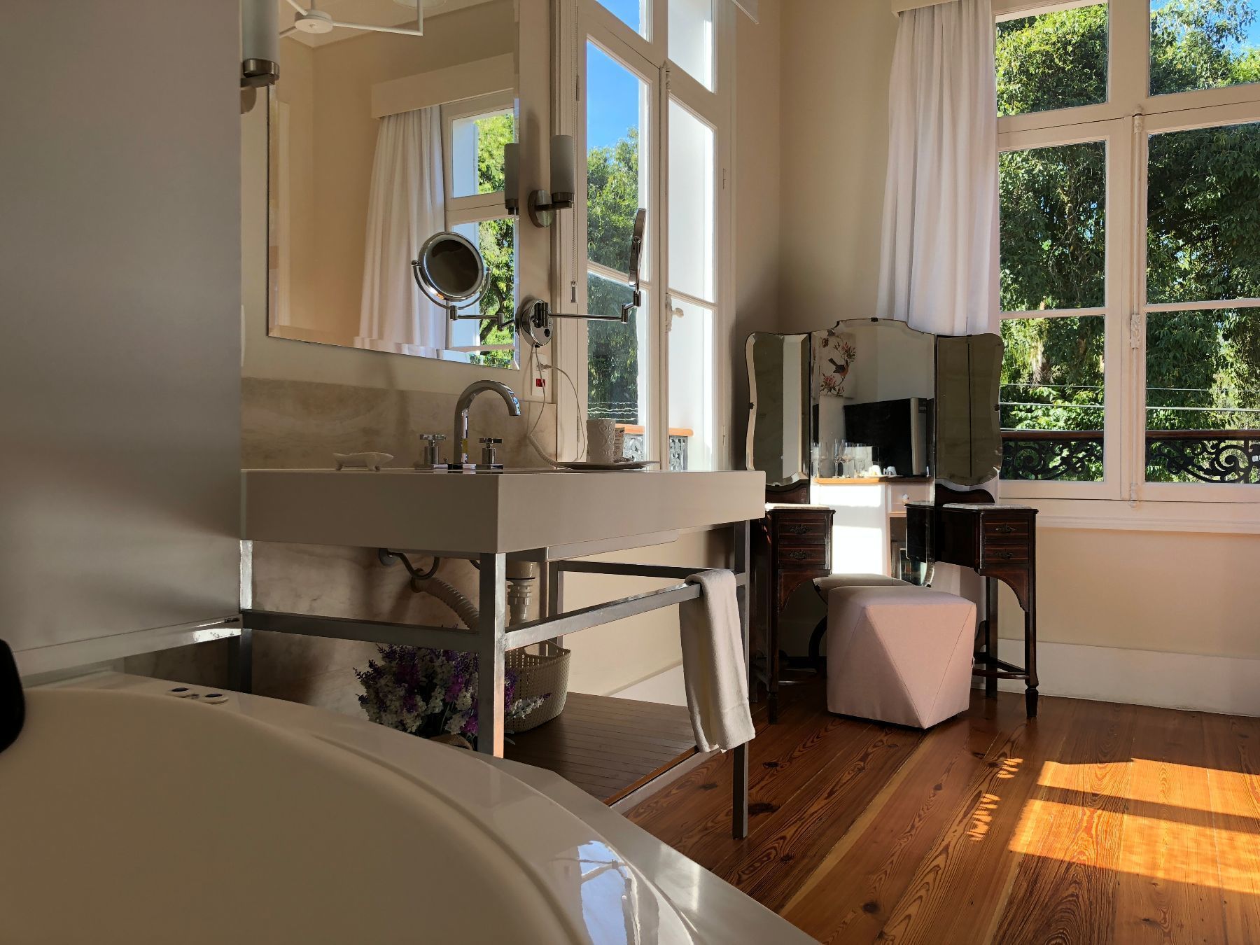 presidential suite | bathroom | hair dryer, bathrobes, towels, soap