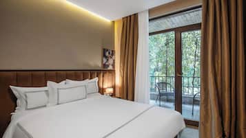 Ropa de cama de alta calidad, colchones con efecto memoria y minibar