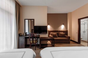 Ropa de cama de alta calidad, colchones con efecto memoria y minibar 