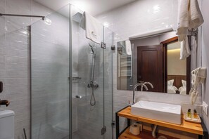 Deluxe Double or Twin Room | Bathroom - Elea Old Tbilisi (Tbilisi)