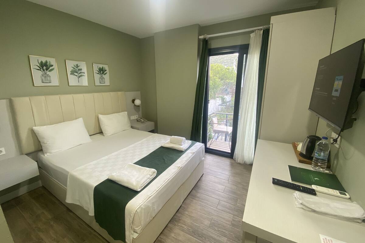 Premium bedding, minibar, desk, laptop workspace